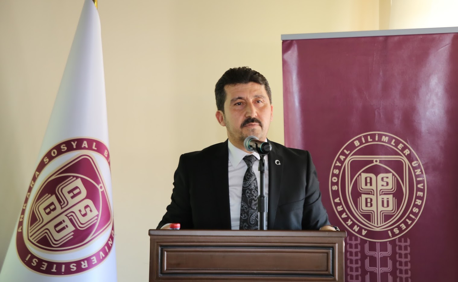 Rektör Prof Dr M Kazım ARICAN